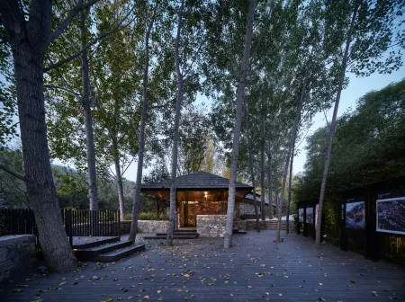 Cloud Homestay in Hometown Отели рядом с достопримечательностью «Colored Stone Creek»