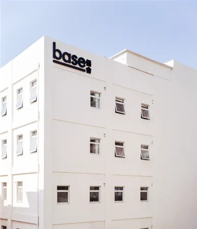 baseLITE-W.LONGHUA Serviced Apartment Отели рядом с достопримечательностью «Shanghai Normal University (Haicheng Road)»