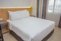 Grand Dafam Braga Bandung Hotels near Braga Street