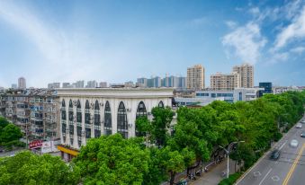 Congress Hotel (Jiashan Railway Station Hengli Plaza)