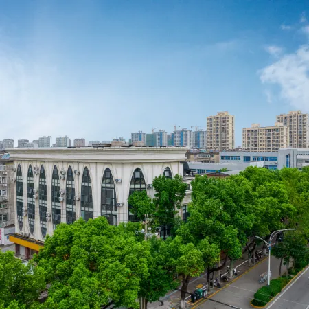 Congress Hotel (Jiashan Railway Station Hengli Plaza)