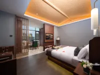 The Rainy Alley Hotels in Fuyang