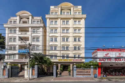 Phong Lan 2 Hotel Отели рядом с достопримечательностью «University of Social Sciences and Humanities of Ho Chi Minh City»