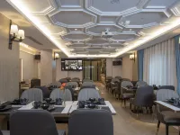 Vienna International Hotel railway station Wuquan Mountain Park  branch Hotels in Lanzhou