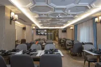 Vienna International Hotel railway station Wuquan Mountain Park  branch