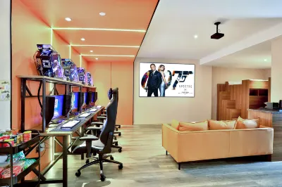 UG E-sports Hotel (Hangzhou West Lake Hubin in77)