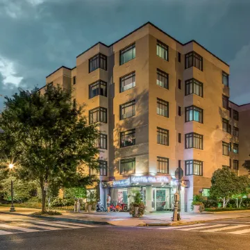 Capitol Hill Hotel Отели рядом с достопримечательностью «Национальный Молл»
