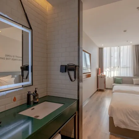 City Comfort Premier Hotel (Altay Wanghu Commercial Plaza) Отели рядом с достопримечательностью «Больница 16 в Алтайском районе»