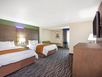 Travelodge Inn & Suites by Wyndham Anaheim on Disneyland Dr