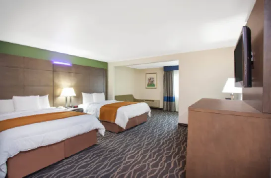 Travelodge Inn & Suites by Wyndham Anaheim on Disneyland Dr Hotels near Disneyland Resort California