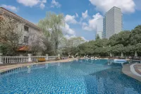 O.T. Villa Hotel - Rooftop Pools