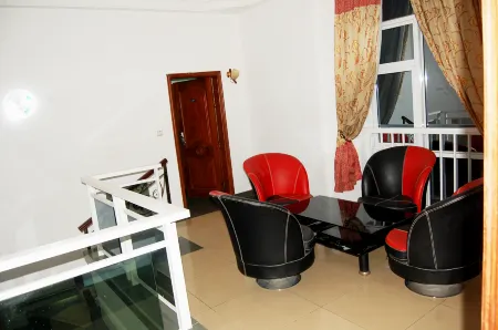 Hotel Residence Jeanne d'Arc Отели в г. Abomey Calavi