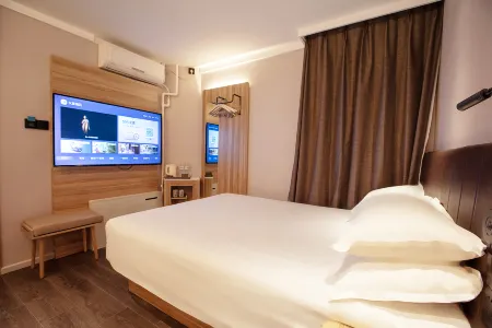 HanTing Hotel (Qingdao Licang Wanda Plaza)