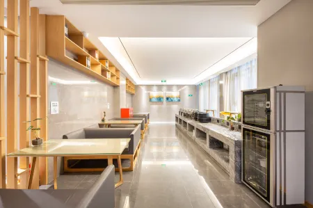 Shiguang Mercure Hotel (Yongkang Baolong Plaza) Отели рядом со станцией Yongkang South Railway Station