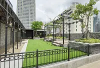 Montraj Coach Sukhumvit Bangkok Hotels near Asok BTS Station