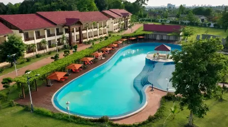 36Manor International Sport Hotel Отели рядом с достопримечательностью «Будда-парк»