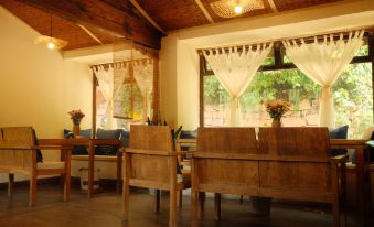 Yunlong Hometown Inn