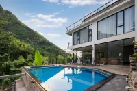 Yunqi Longshan Hostel - สระว่ายน้ำแบบอินฟินิตี้