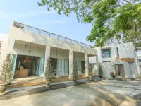 리조트 데 파스카니 불상 주변 호텔