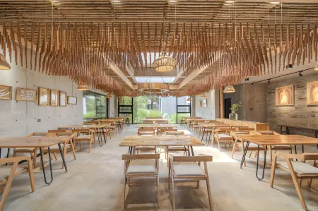 Bufu Seaweed Art Villa Отели рядом с достопримечательностью «Hai Lv Dao»