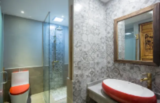 Old story inns (Zhongyi Market, South Gate of Lijiang Ancient Town)