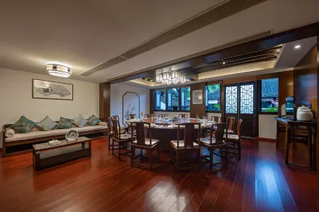 Shaoxing Taimen Homestay (Lu Xun Hometown Cangqiao Straight Street Shop) Отели рядом с достопримечательностью «Lu Xun Ancestral Residence»