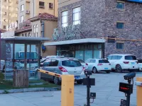 Magnotel Hotel (Siping Railway Station South Yijing Street) - parking