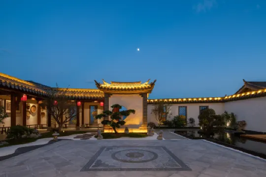 Passing-cloud Resort