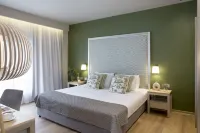 Zeus Essence Bucharest, Trademark Collection by Wyndham - Balkoner