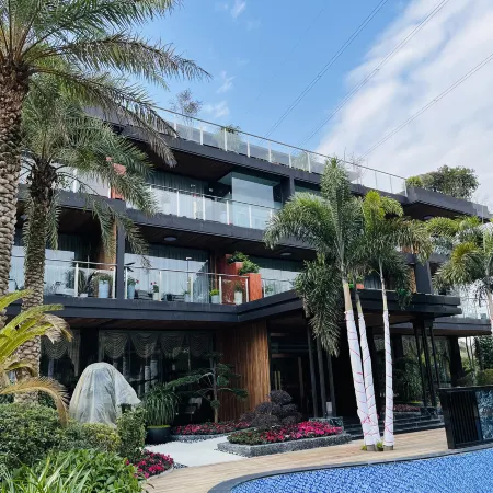 Guilin Lindu Qiju Vacation Apartment