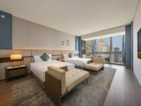 Qingdao Yihai Garden Hotel (May Fourth Square) โรงแรมในชิงเต่า