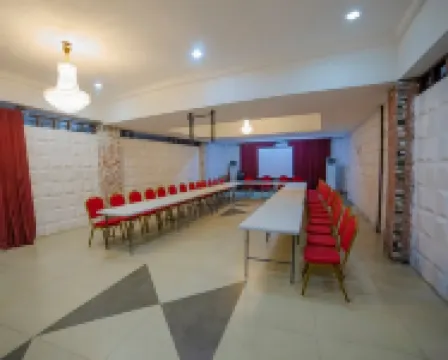 Aliz Ambruz Hotel