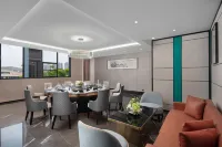 TRYP Wyndham Hotel (Zizhong Branch) - parking