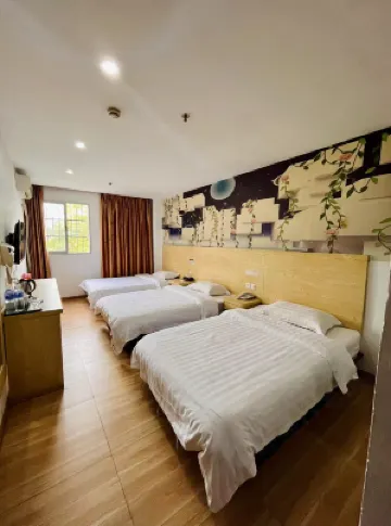 Jinhui Hotel (Guangyi Affiliated Hospital Respiratory Medicine Center Tanwei Subway Station) Hotels near Tanweicun Jiangbian Park （North Gate）