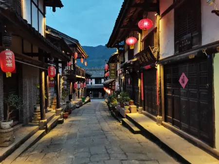 Guangyuan Jiayu Inn Отели рядом с достопримечательностью «Zhaohua Ancient City»