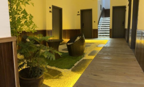 Terracotta Army Theme Apartment