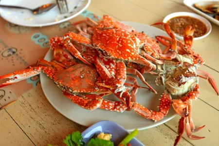 Ladawan Boutique Hotel Отели в г. Банг Сапхан