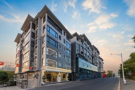 Chaoyu • Riverview Phoenix Greenland Holiday Meisu (Chaozhou Ancient City Branch) Отели рядом с достопримечательностью «Memorial Temple of Han Yu»