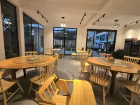 Danxia Mountain Guanshan Xiaoyuan Homestay - พร้อมอาหารเช้า