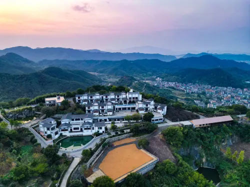 Zhuji Xianrenge Hotels in Zhuji
