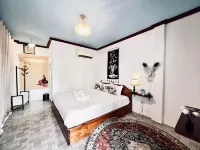 Poolhouse Hostel Hotels in Vang Vieng