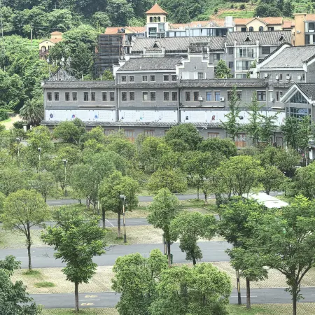 Arctic MONI Hotel (Dongjianghu Scenic Area Store)