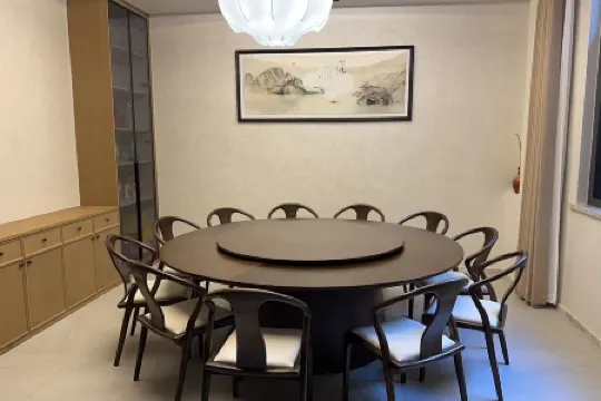 Xinwu Resort Homestay Отели рядом с достопримечательностью «Jiuxian Fenshuizhen Jiulong Temple»