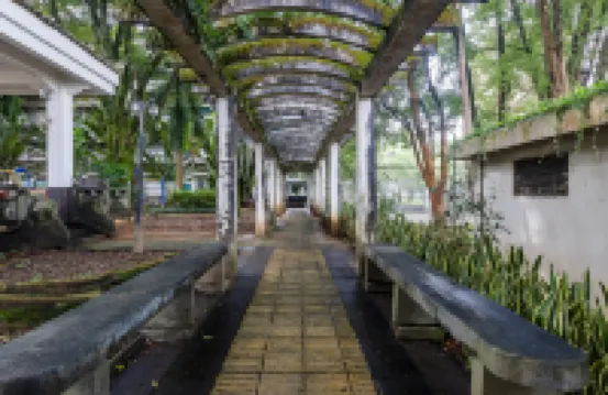 雅悦柏庭花園酒店（芒市廣場機場店）