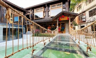 Qiancun Yard Homestay (Qingyan Ancient Town)