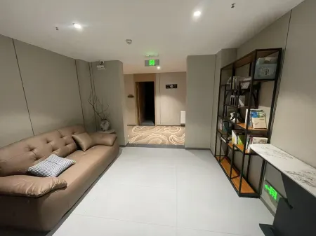 Sairem Lake Tianquan Hotel