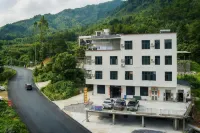 Xuanyue Restaurant Homestay - parking