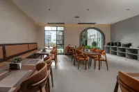 鳳凰此間山月中国式庭園旅館（鳳凰古城沱江） - 新規開業