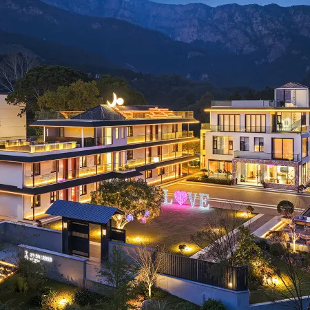 GULUXURY HOTEL