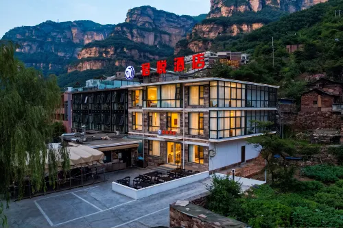 Jun Yue Hotel (Linzhou Shibanyan Town Taihang Grand Canyon Scenic Area) - 2-Star